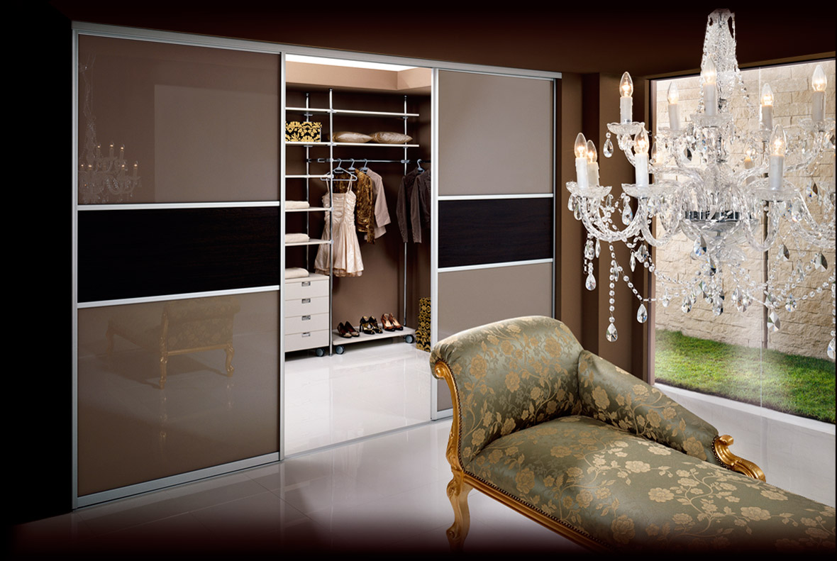 wardrobe construction with accessories
